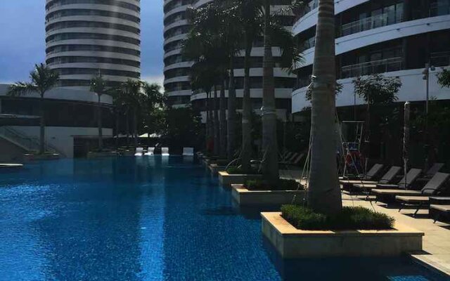 Saigon City View Apartment & Pool