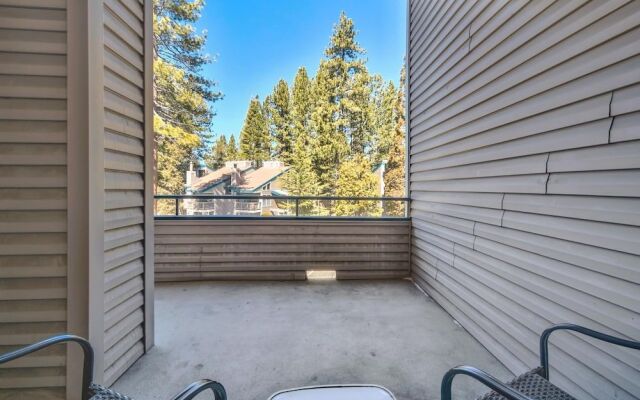 207 Lakeland - 1 Br Condo