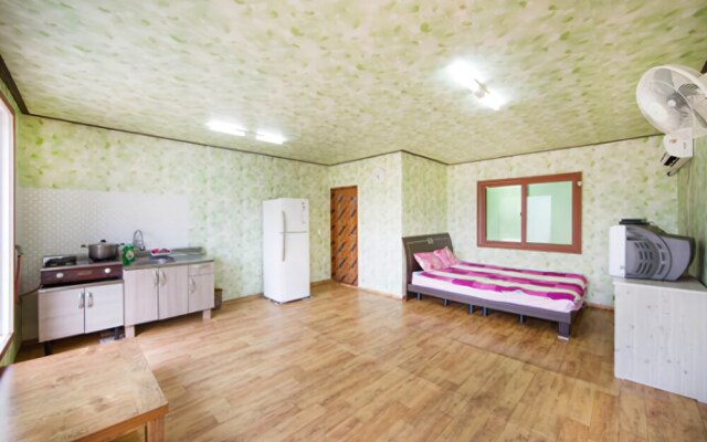 Daebudo Napoli Camping and Pension