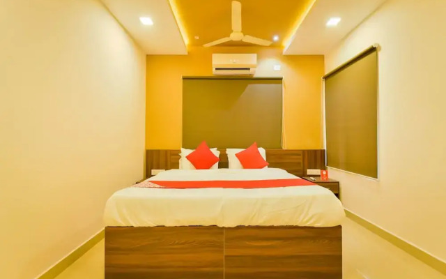 OYO Home 82829 Modern Studio