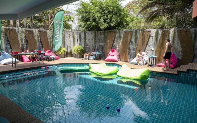 Mad Monkey Phuket