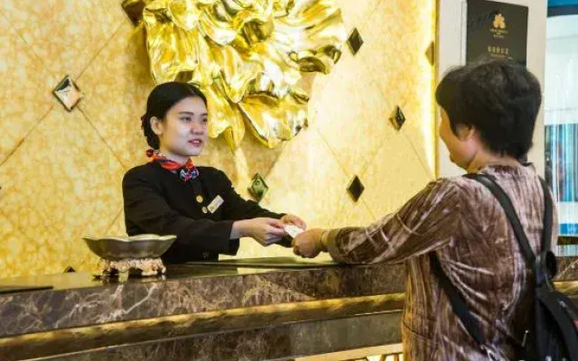 Hejiang Peninsula Hotel
