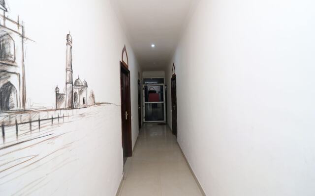 OYO 25115 Hotel Mughal Grand