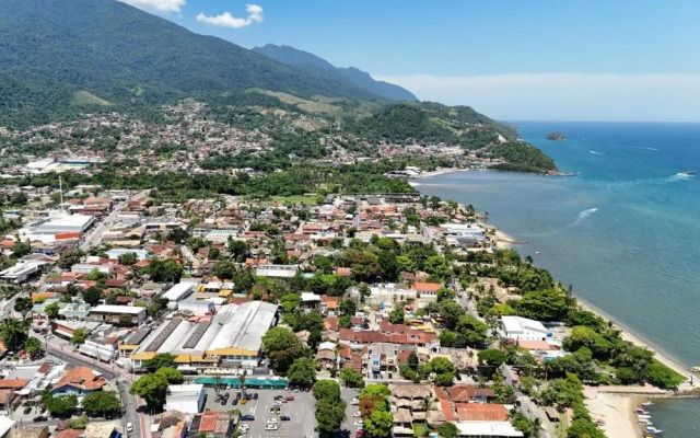 Quarto 100m da praia Pereque