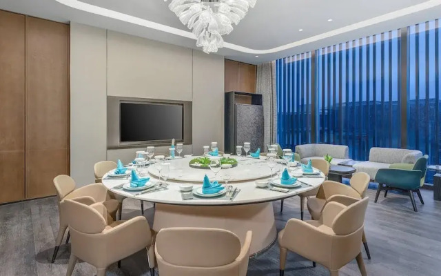 Holiday Inn Wuhan Houguan Lake by IHG