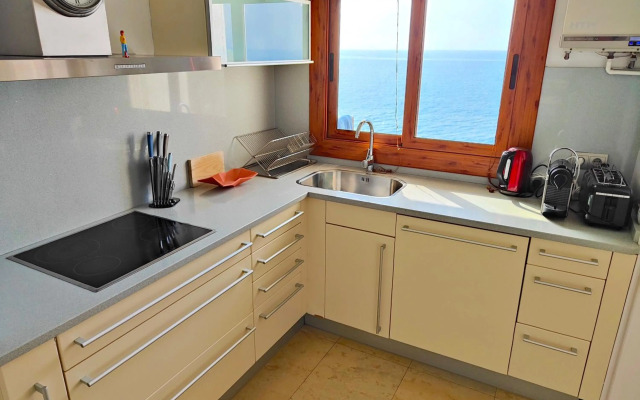 Sitges Balcony Pool & Seaside Apartment