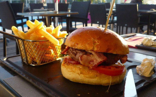 Brit Hotel Dijon Hermes