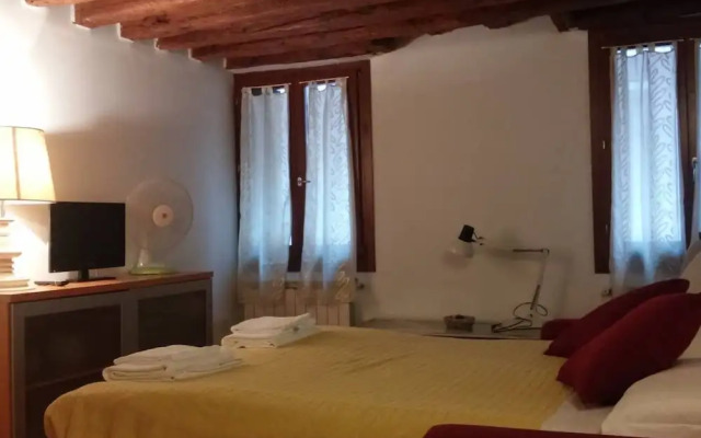 Grimaldi Apartments - Colombina