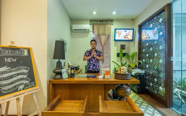 Capital O 852 The Silk At Dago