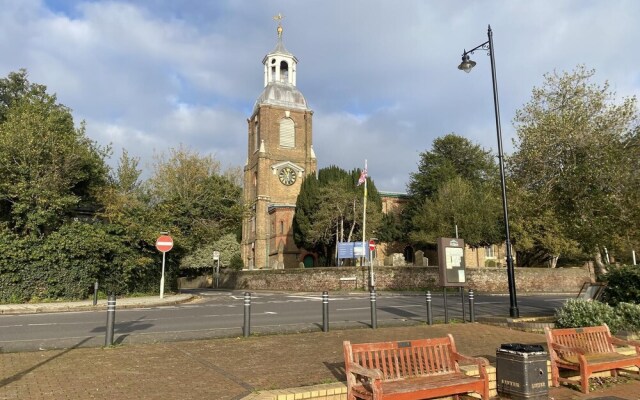 Immaculate 1-bed Apartment Near the River Thames