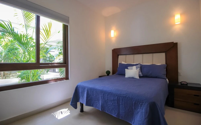 Family 2 BR Condo with Terrace within Golf course