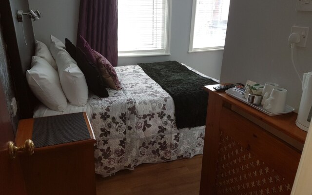 The Cresta Guest House
