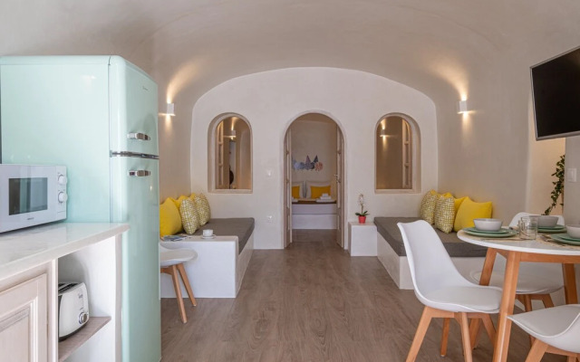 White Orchid Cave House & Studio