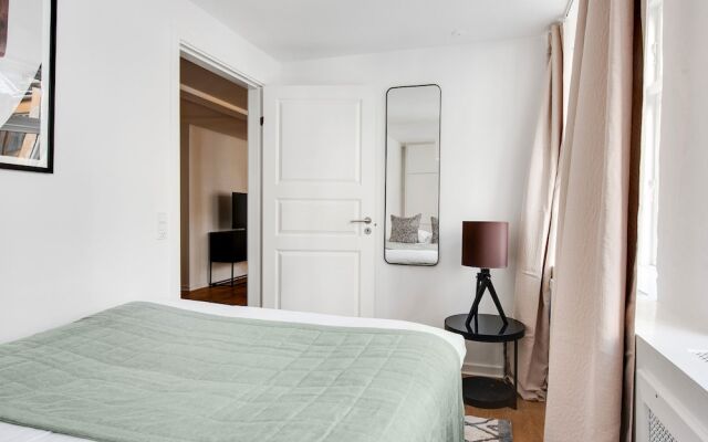 Sanders City - Pleasant 4-bdr Apt in the Capital