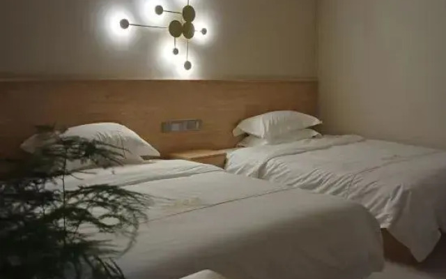 Yufeng Hotel