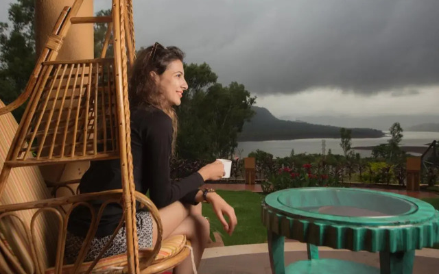 Residency Lake Resort & Spa