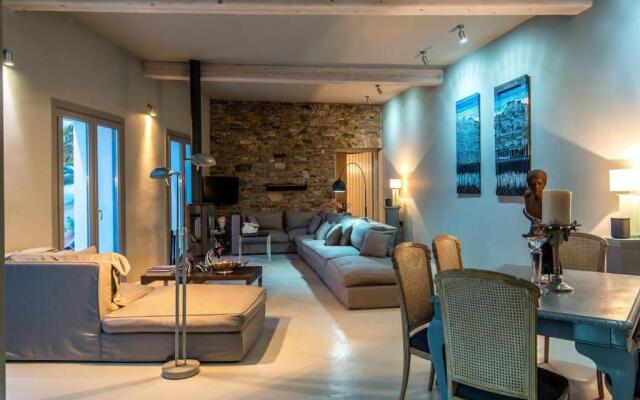 White House 7 Bedrooms