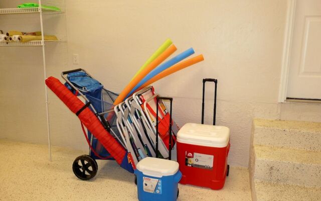 Waterfront Home With Pool, spa and Walk to Beach