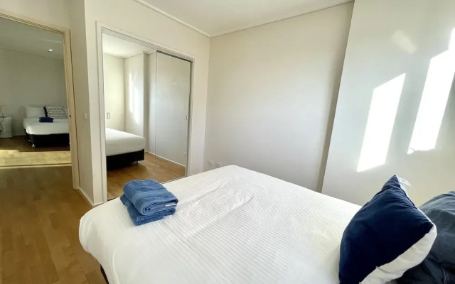 Readyset Apartments at Dockside