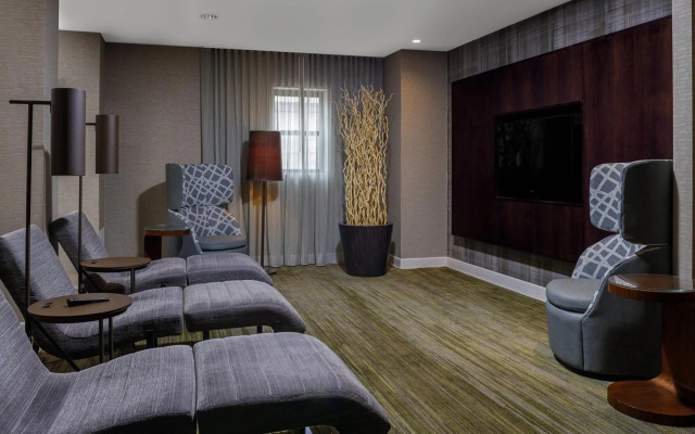 Courtyard by Marriott Long Island MacArthur Airport
