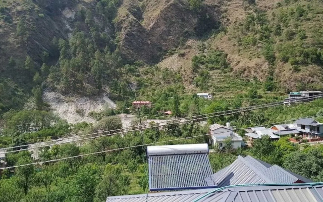 Tirthan Villa Resort
