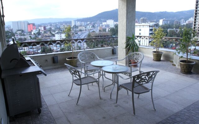 Geza Apartment Hotel