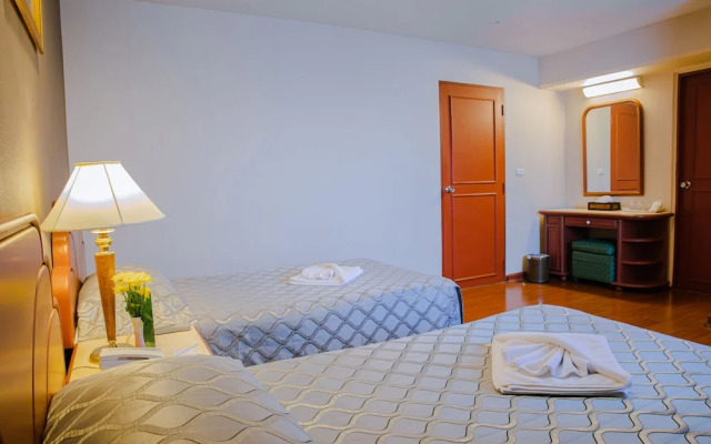 Baiyoke Suite Hostel