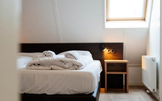 Detached Villa with Outdoor Fireplace near Veluwe