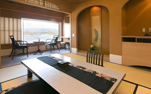 Hanairodori No Yado Kayuu