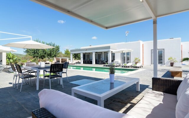 Extravagant Villa in Can Tomas With Pool & Jacuzzi