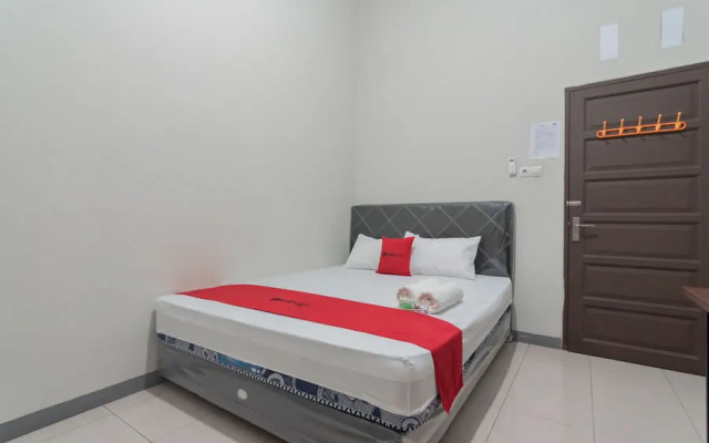 RedDoorz Syariah near Jalan Jakarta Samarinda