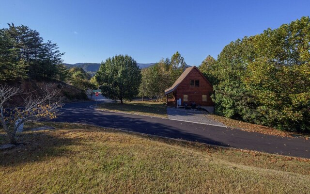 Our Tennessee Mountain Home by Heritage Cabin Rentals