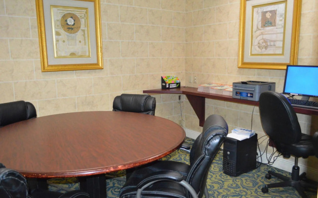 Opal Hotel & Suites