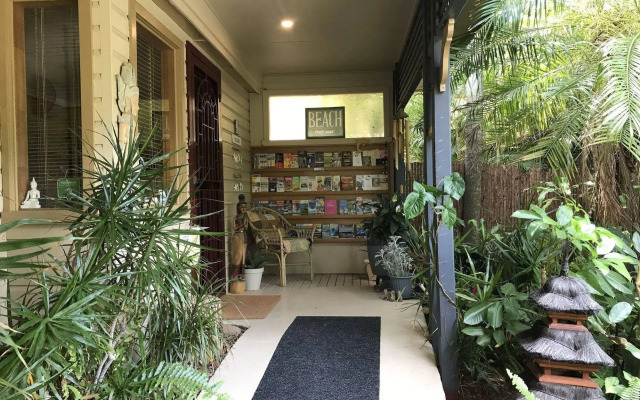 Tallow Beach Motel