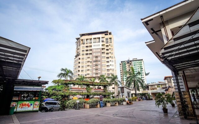 SR Vacation Rental - The Persimmon Condominium