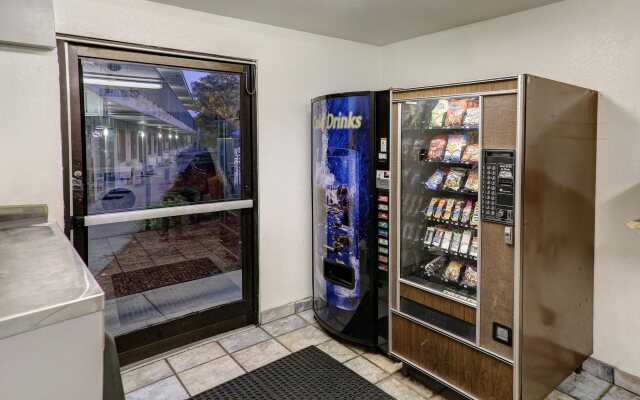 Motel 6 Goodlettsville, TN - Nashville