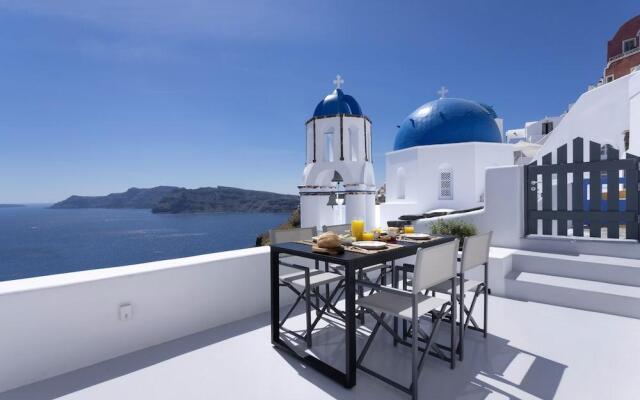 Bluedome Cavehouses Santorini