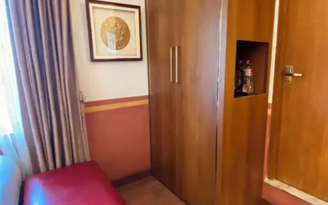 Three Jewels Boutique Hotel