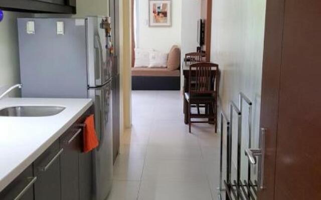 Pico De Loro - Myna B Studio