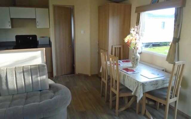 Pets go Free 3 Bedroom Caravan at Heacham Beach