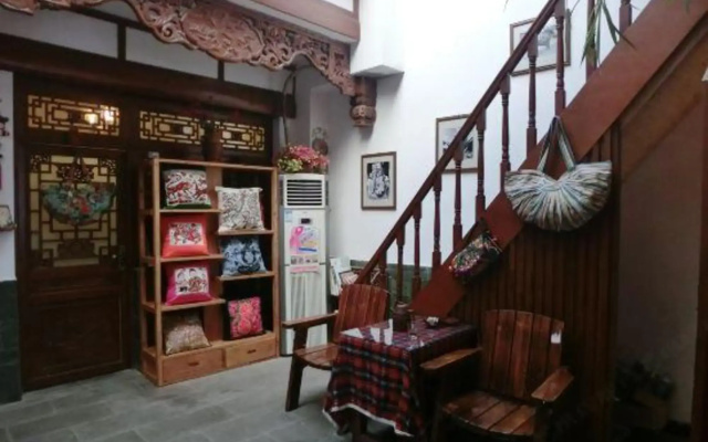 Dongshan Courtyard Inn