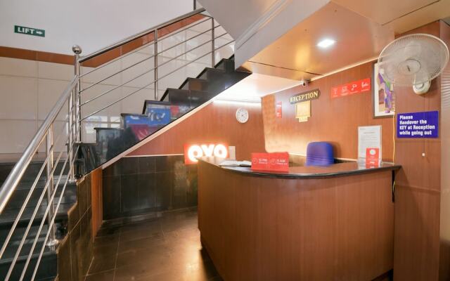 OYO 15099 New Queens Residency