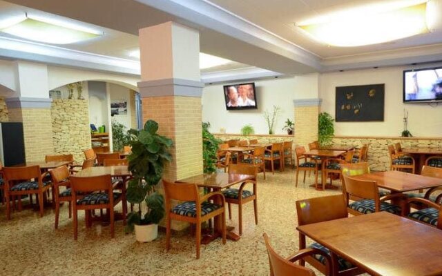 Hostal Mayol