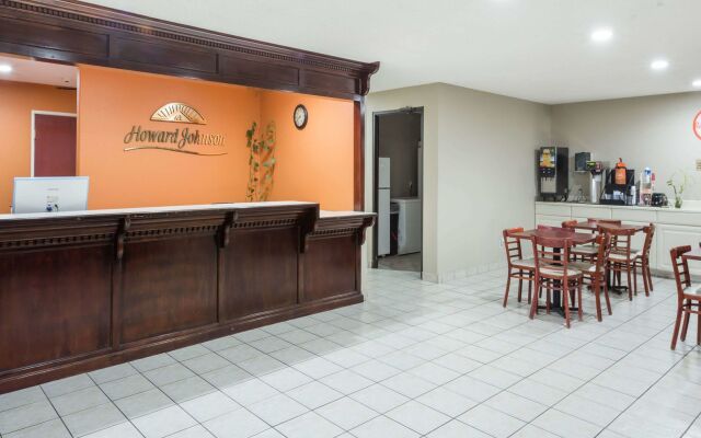 Baymont by Wyndham Iowa Lake Charles