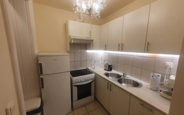 John's Athenian Beauty 45m2 , Metro 7' (Adults Only)