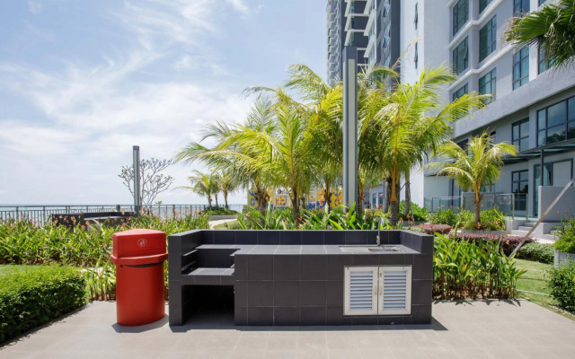 AISI3 Studio Seaview at Tanjung Lumpur