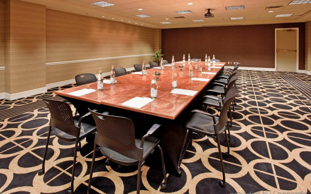 Crowne Plaza Kansas City Downtown by IHG