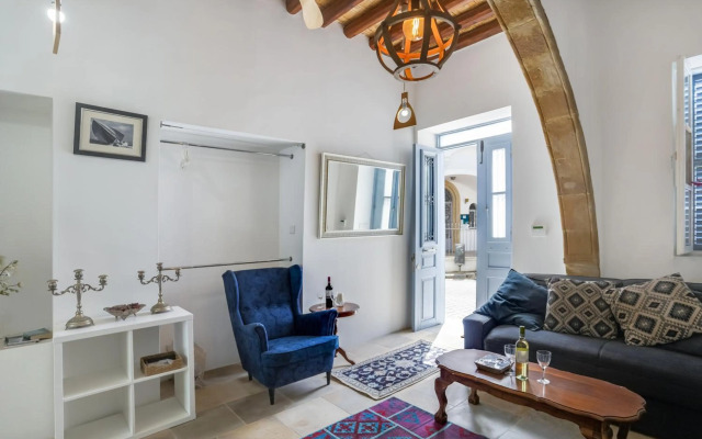 To Hani - Kamara Maisonette