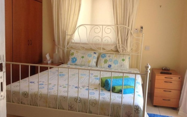 Carolyn Villa , Ayia Napa