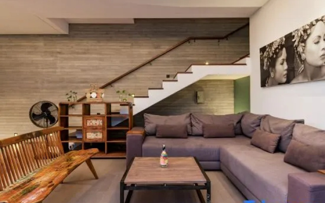 Swan Villa R
